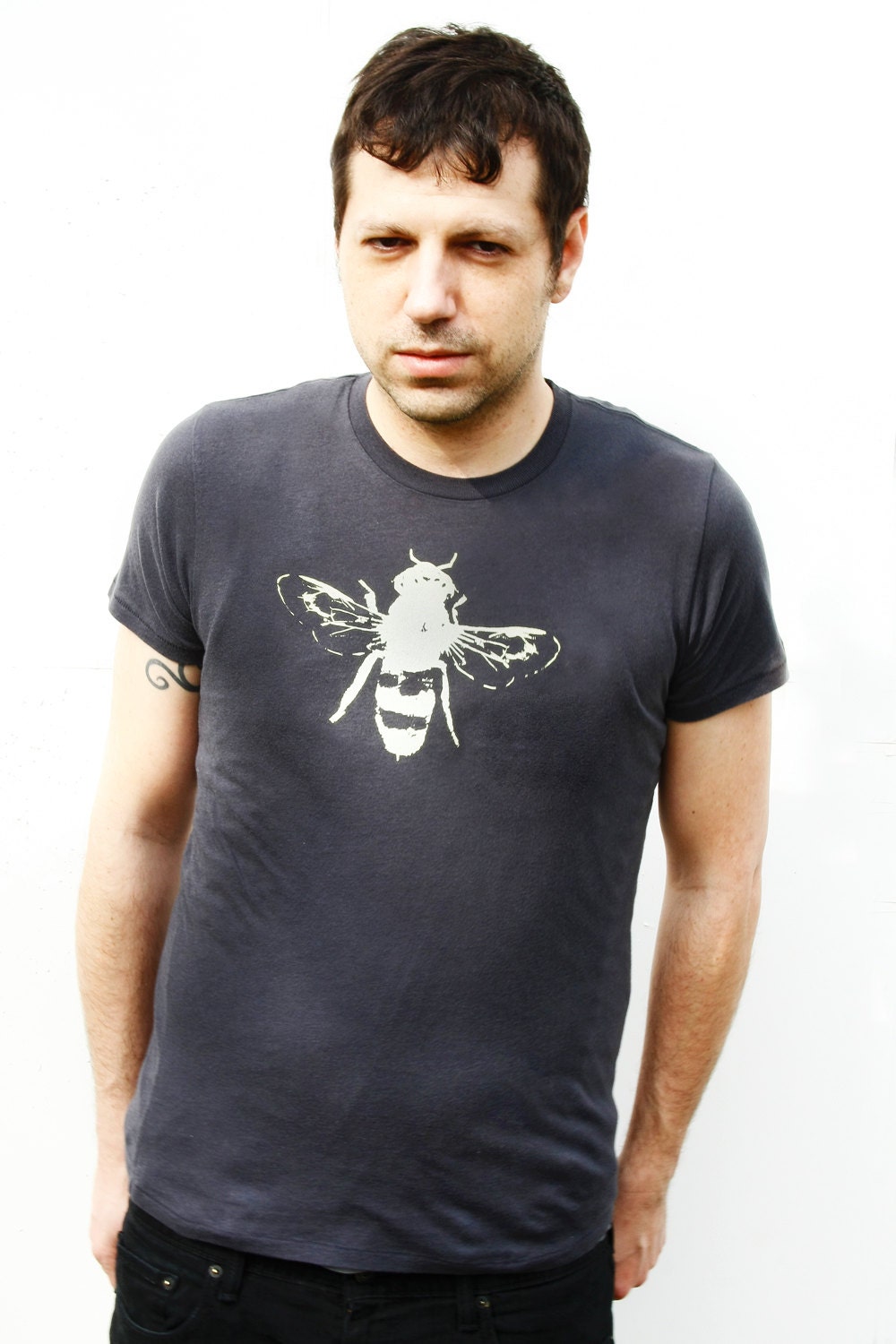 T-shirt - Honey Bee - Grey Alternative Apparel - Organic shirt -Extra Small, Small, Medium, Large, XL, 2X - Clothing