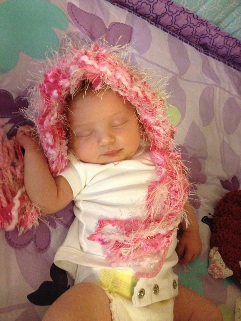 READY To SHIP Newborn PIXIE Hat, Baby Elf Hat, Newborn hat, Baby Hat, Baby Girl Hat, In Bubblegum Pink, Photography Prop, Baby Gift