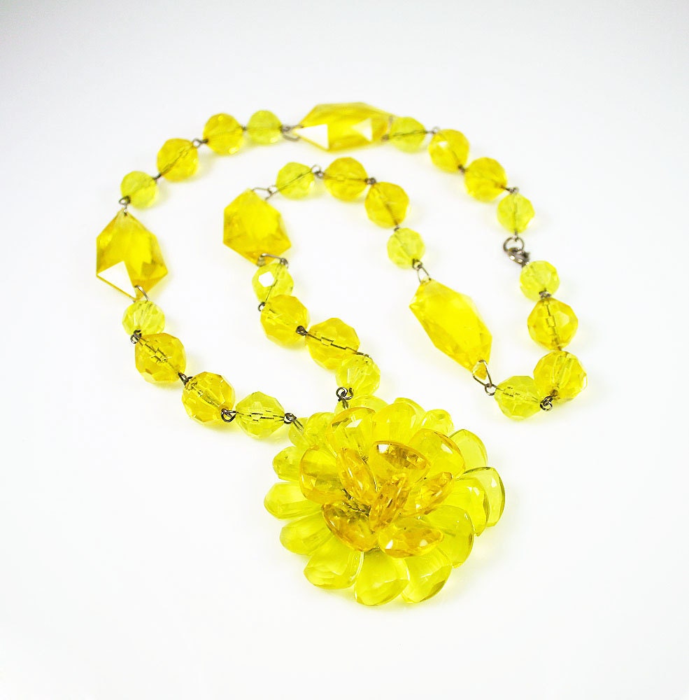 Vintage Hong Kong Yellow Lucite Pendant Necklace