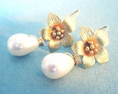 Golf Flower and Teardrop Pearl Earrings