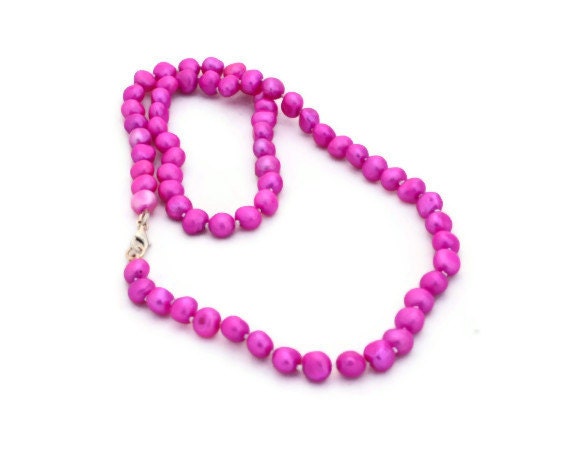 Freshwater Pearl Necklace Handknotted hot pink fuschia