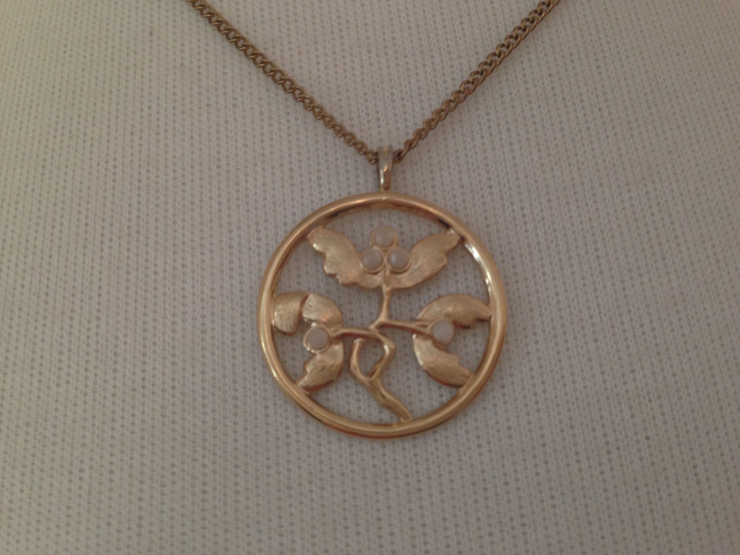 Vintage Pearl Gold Metal Flower Leaf 80s Necklace