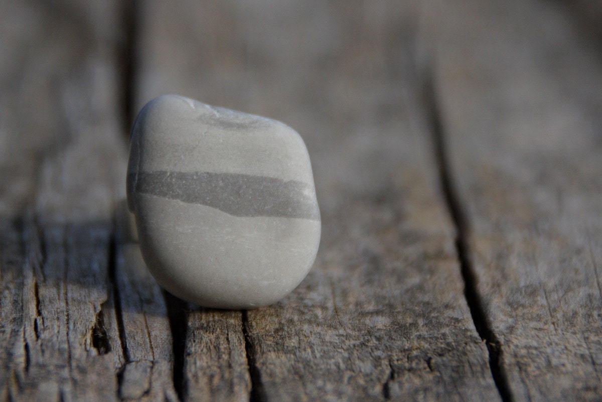 Square pebble adjustable ring with stripe