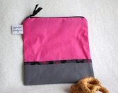 Reusable Snack Bag / Sandwich Sack, Mother's Day Gift - 7.5" x 7.5"- Nylon lined, Zippered, Machine Washable