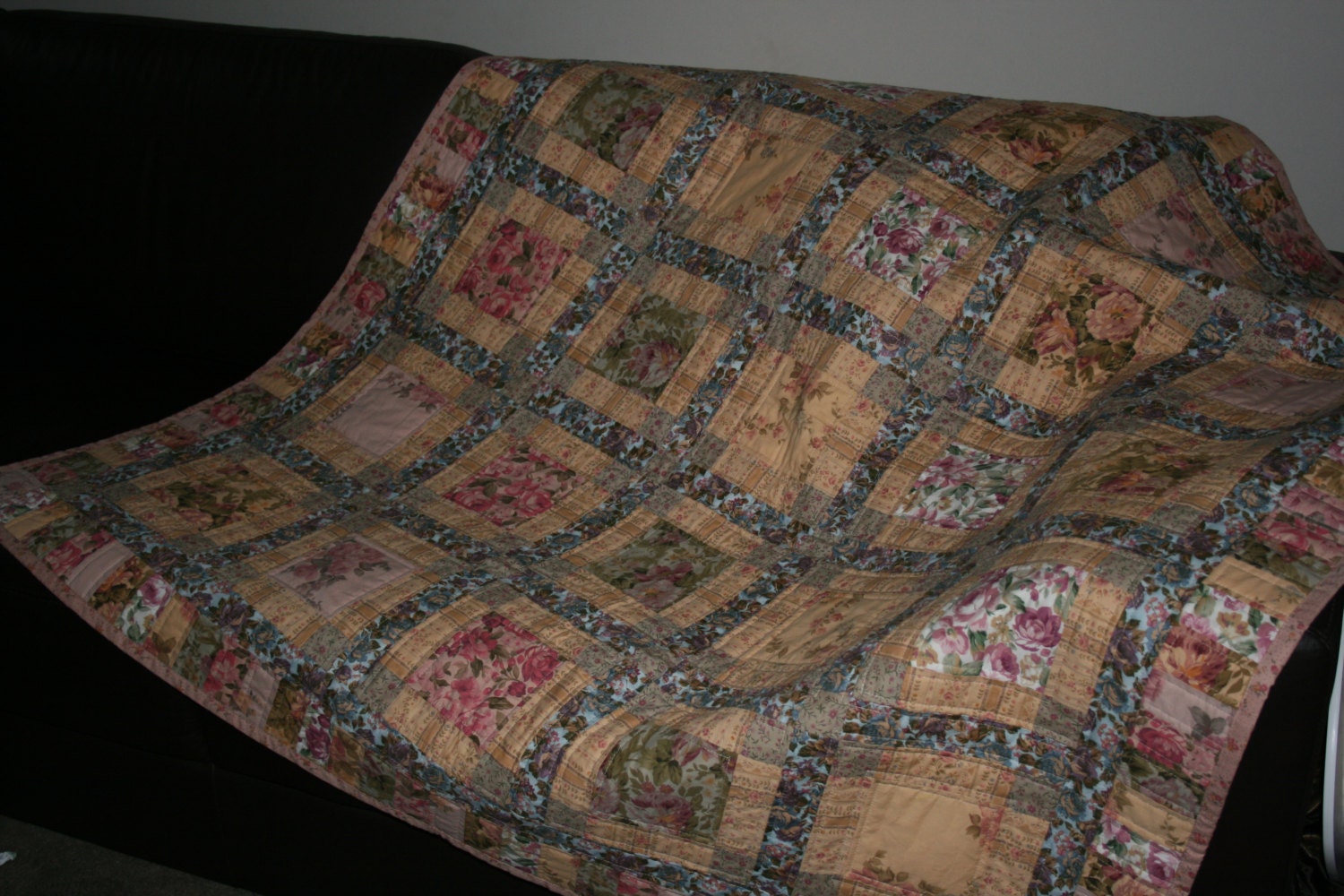 ROSE BEAUTY - Quilt-Addicts - Precut Patchwork Quilt Kit double 65.5 inch size