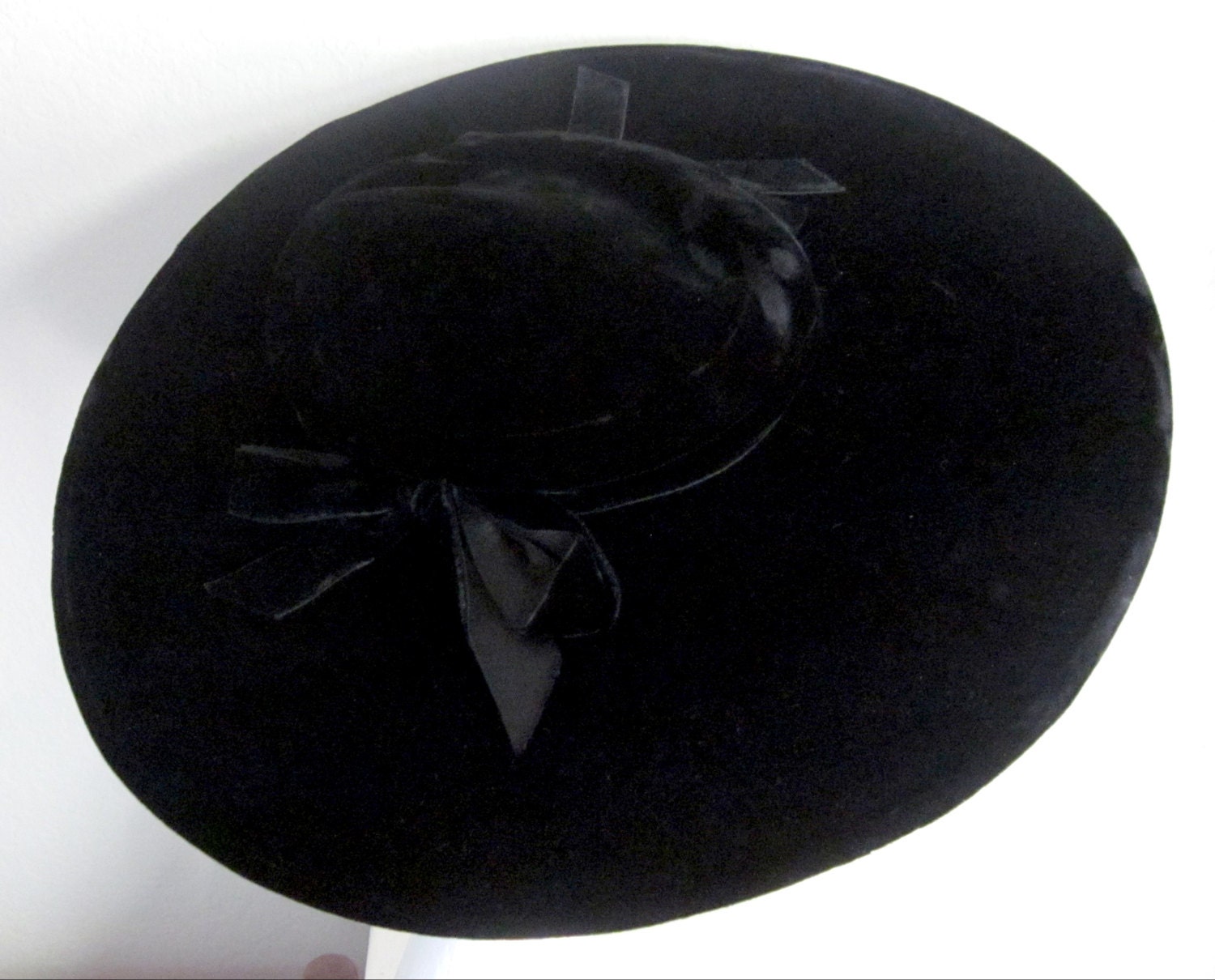 Vintage-Patrice Model Hat-40s-50s-Black-Black Velvet-Wide Rimmed-Hat-Hollywood Glam-Hat-Glam-Ribbon Bows-Hat