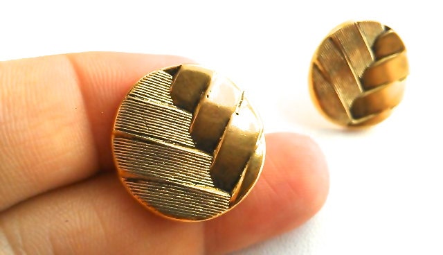 The "MALORY" Golden Leaf Stud Earrings- LARGE