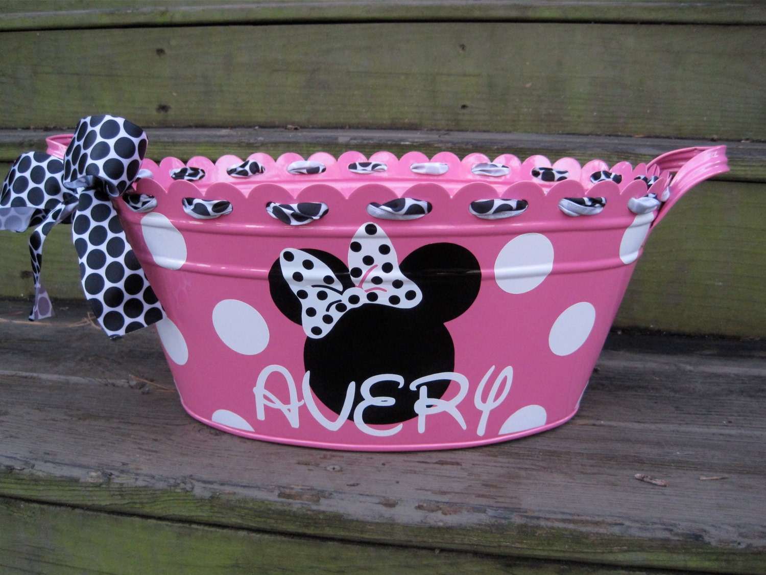 Personalized Minnie Mouse metal tub-assorted colors available