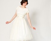 30% OFF - Vintage 1950s Lace Dress - 50s Dress - Simplicity in Ivory Lace