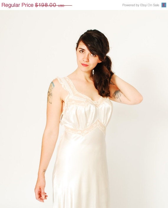 30% OFF - 1940s Lingerie - Vintage Bridal Lingerie - Absolute Romance