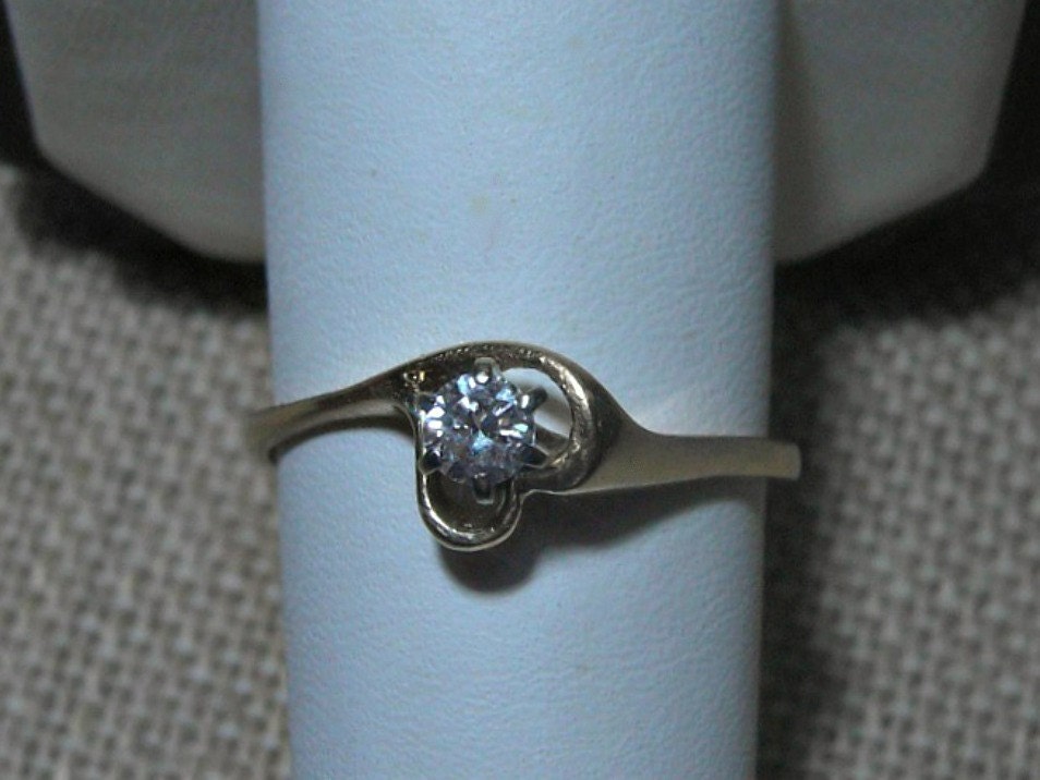 14k Diamond Solitaire Heart Ring Heart .20 carat Size 9