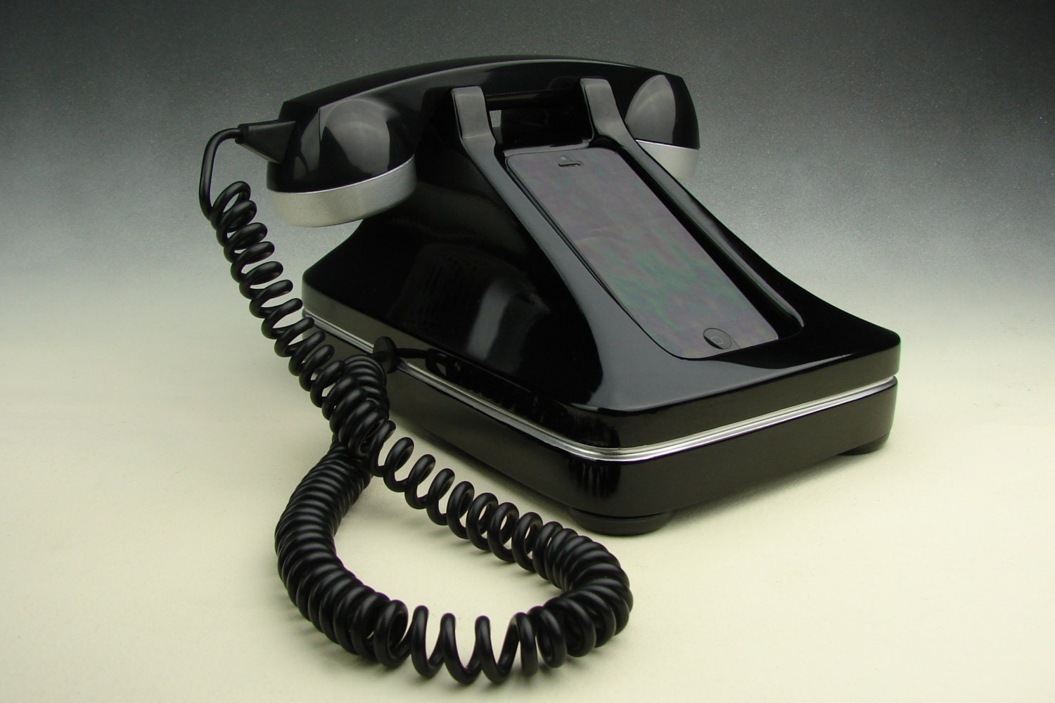 iRetrofone 2.0 Classic  - Deluxe Silver for the iPhone