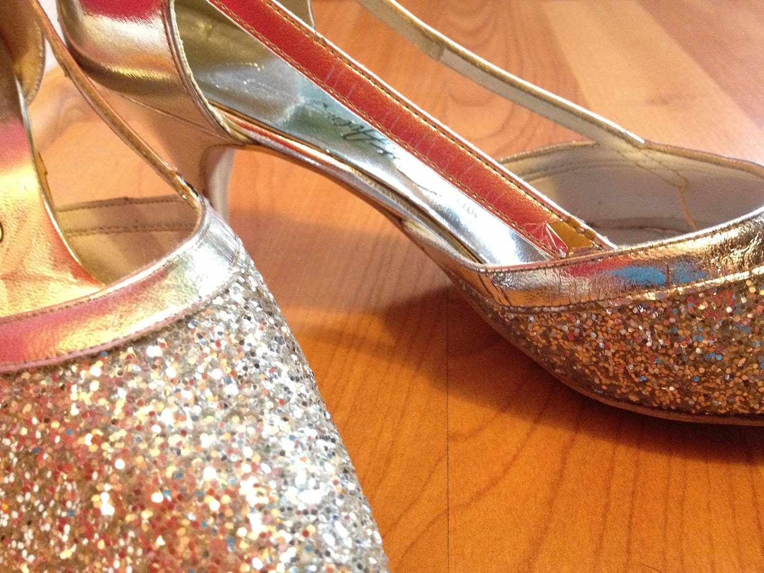VINTAGE Shoes that SPARKLE, an Amazing find, Size 8, Good vintage condition