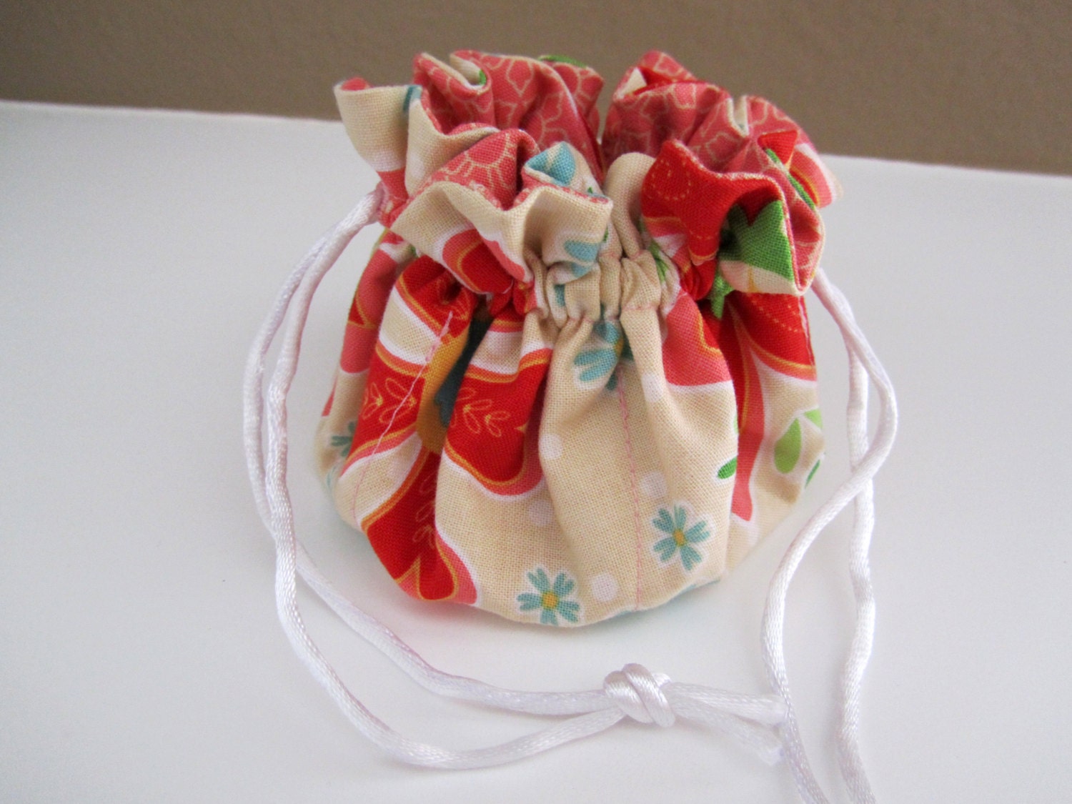 Drawstring Travel Jewelry Bag/Holder/Organizer- Pink/Red/Cream Floral with Pink Floral Lining