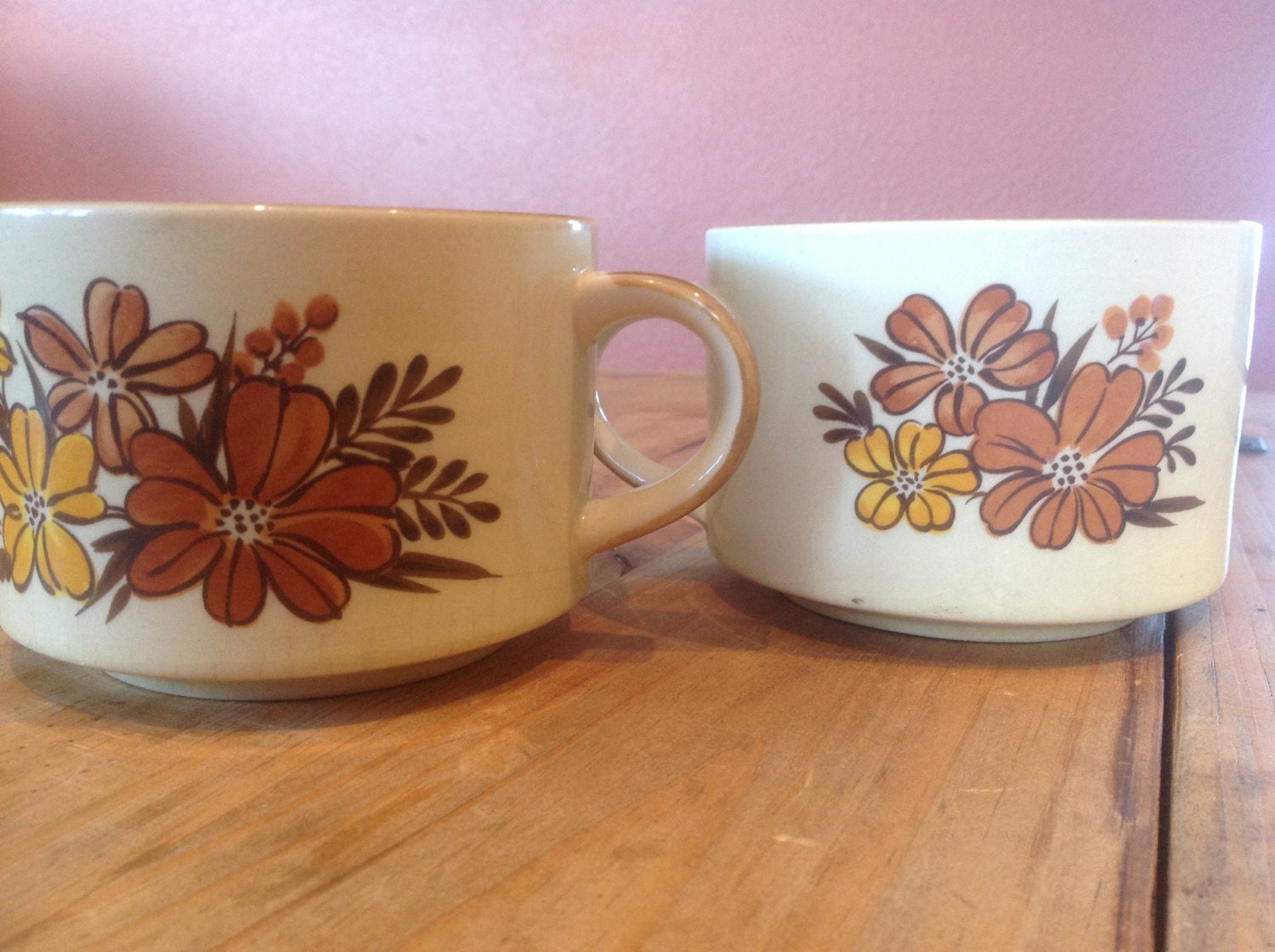 Set of two Vintage floral coffe mugs tea cups