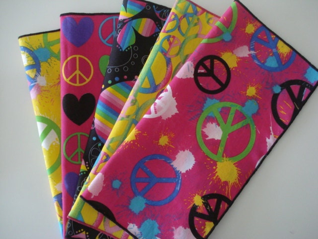 Retro 70's Peace Sign & Hearts Print Week Supply Lunchbox Napkins  Set of 5 10" x 10"