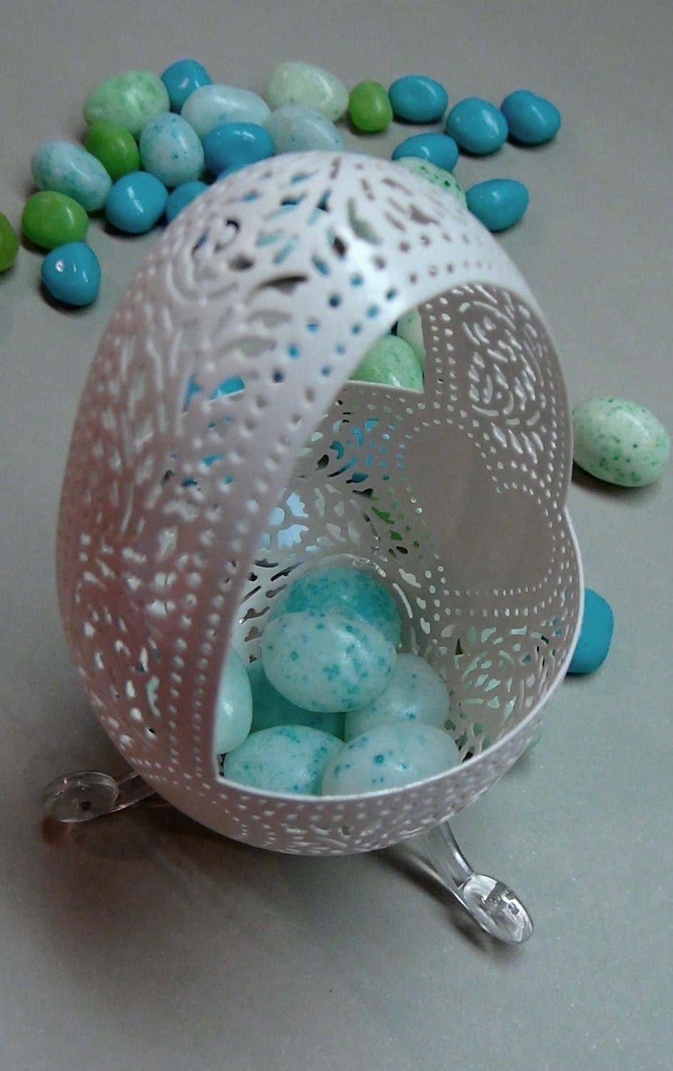 Hand Carved Victorian Lace Goose Egg Basket