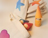 Waldorf Natural Toys, Gnomes in a bag, Rainbow colour, Travelling gnome family, set of 3 with bag with Pink Heart