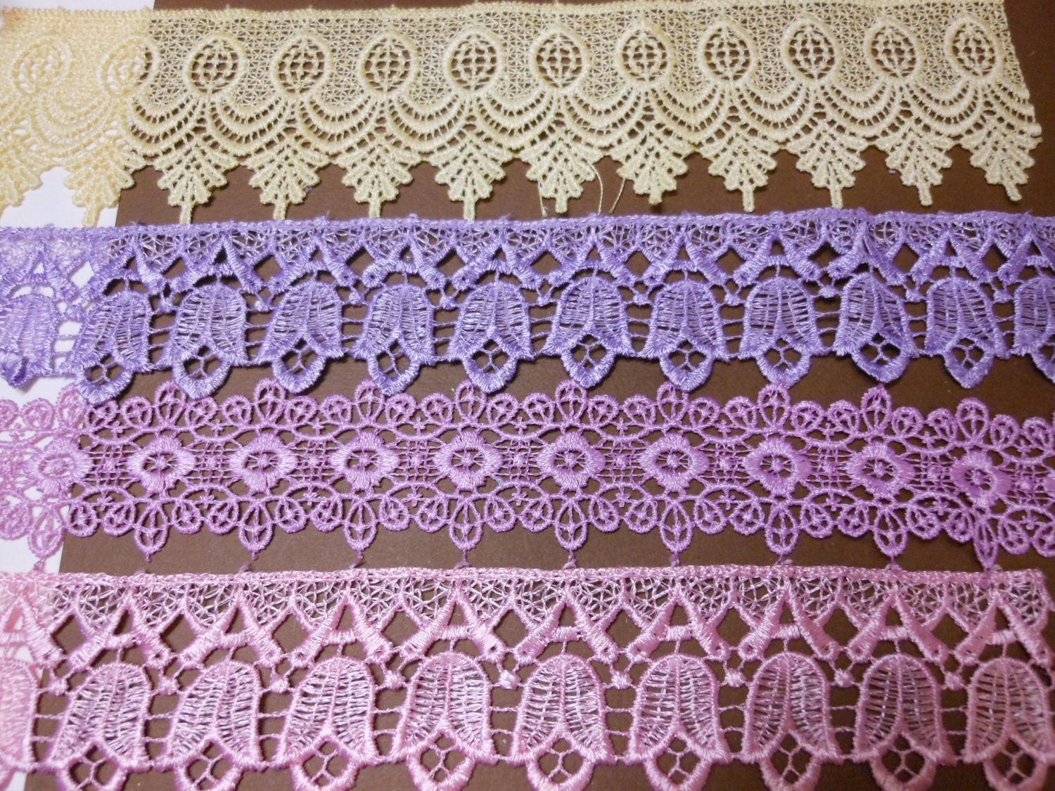 12 x Fabulous Laces
