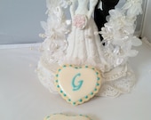 Wedding heart monogram cookie favor, wedding favor - 1 dozen