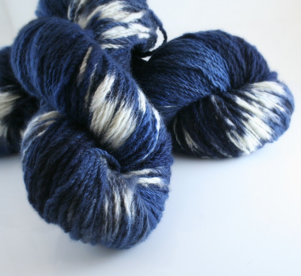Cashmere knitting yarn, handspun, hand dyed, Shibori Indigo navy ivory