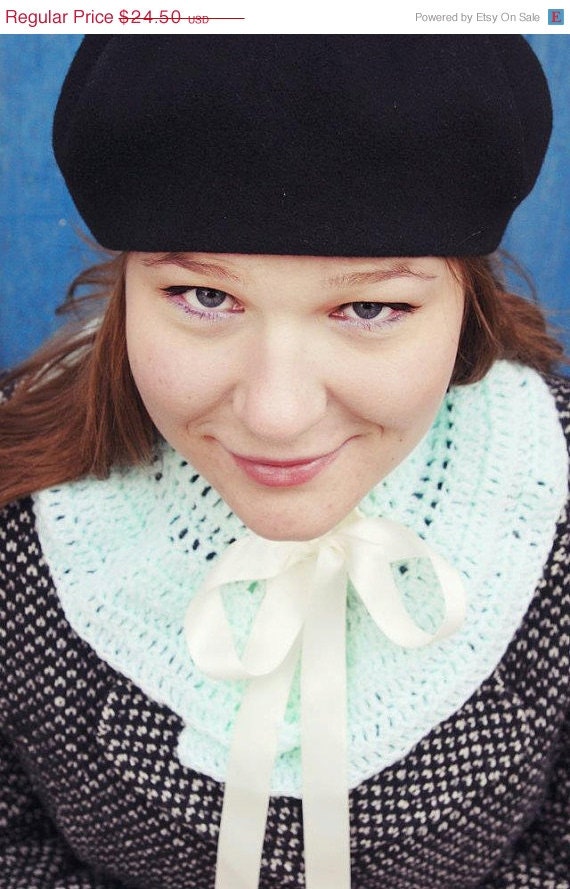 SALE Collar Crochet neck warmer in mint with ivory satin ribbon Crochet collar, Peter Pan collar, Detachable crochet collar, Mint