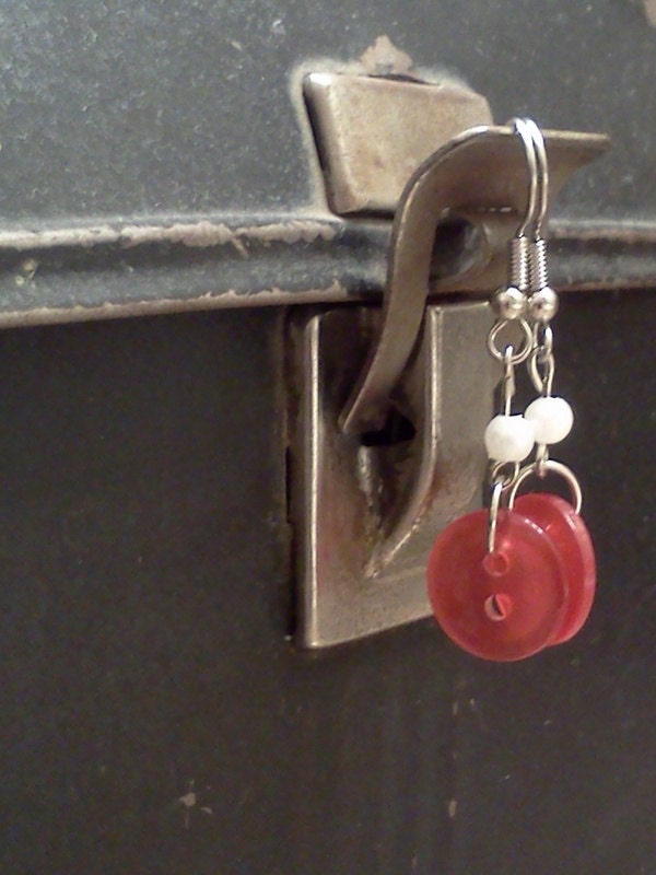 Pink and pearl Valentine button dangle earrings
