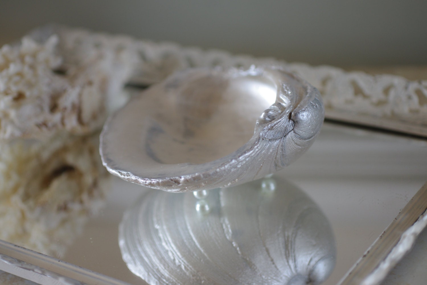 Clam Shell Trinket Dish / Soap Dish