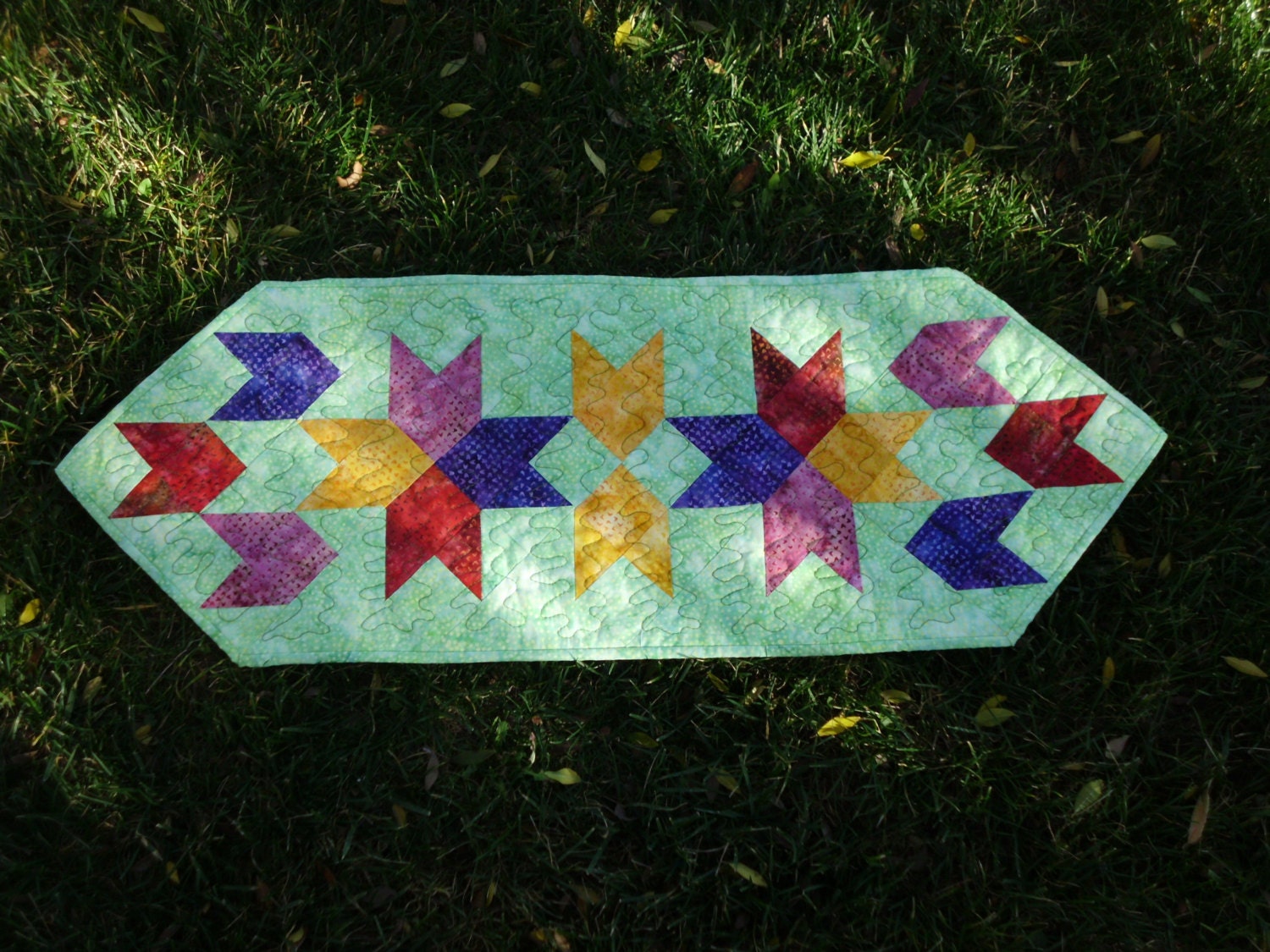Bouquet of tulips table runner