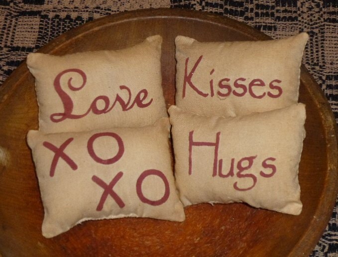 Love Hugs Kisses XO XO Valentines Day Holiday Primitive Country Pillow Tuck Ornie Bowl Fillers Set of four Original Design