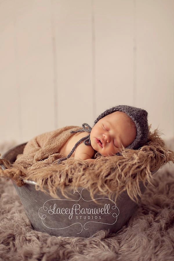 SALE - Leighton Heritage - Soft, Cozy, Cuddly Faux Fur Nest - Perfect Newborn Photography Prop - Kinky Dreadlock Beige Textured