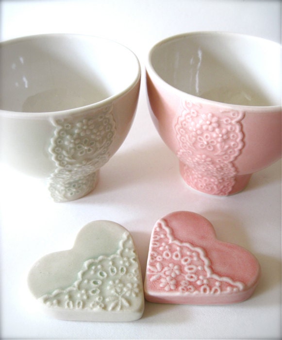 Lovely Wedding Gift Pair of Pink and Pale Green Porcelain Lace Bowl with heart lace cutlery rests set-Hideminy Lace Series