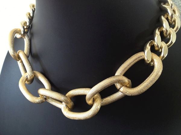 Uptown Girl, Single Large Chunky Gold Chain, Light Gold