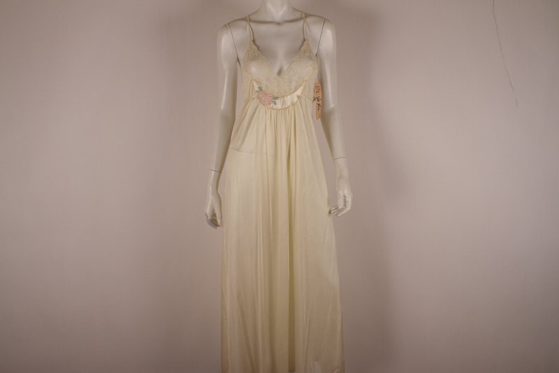 Vintage 1970s Nightgown // Val Mode // Ivory-Pink Nylon NWT //  Empress/ Goddess / Boudoir// S