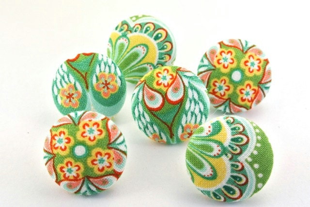 Pushpin / Paisley Flower  / Thumbtacks Magnets  Fabric Covered Buttons Soft Spring Green 83