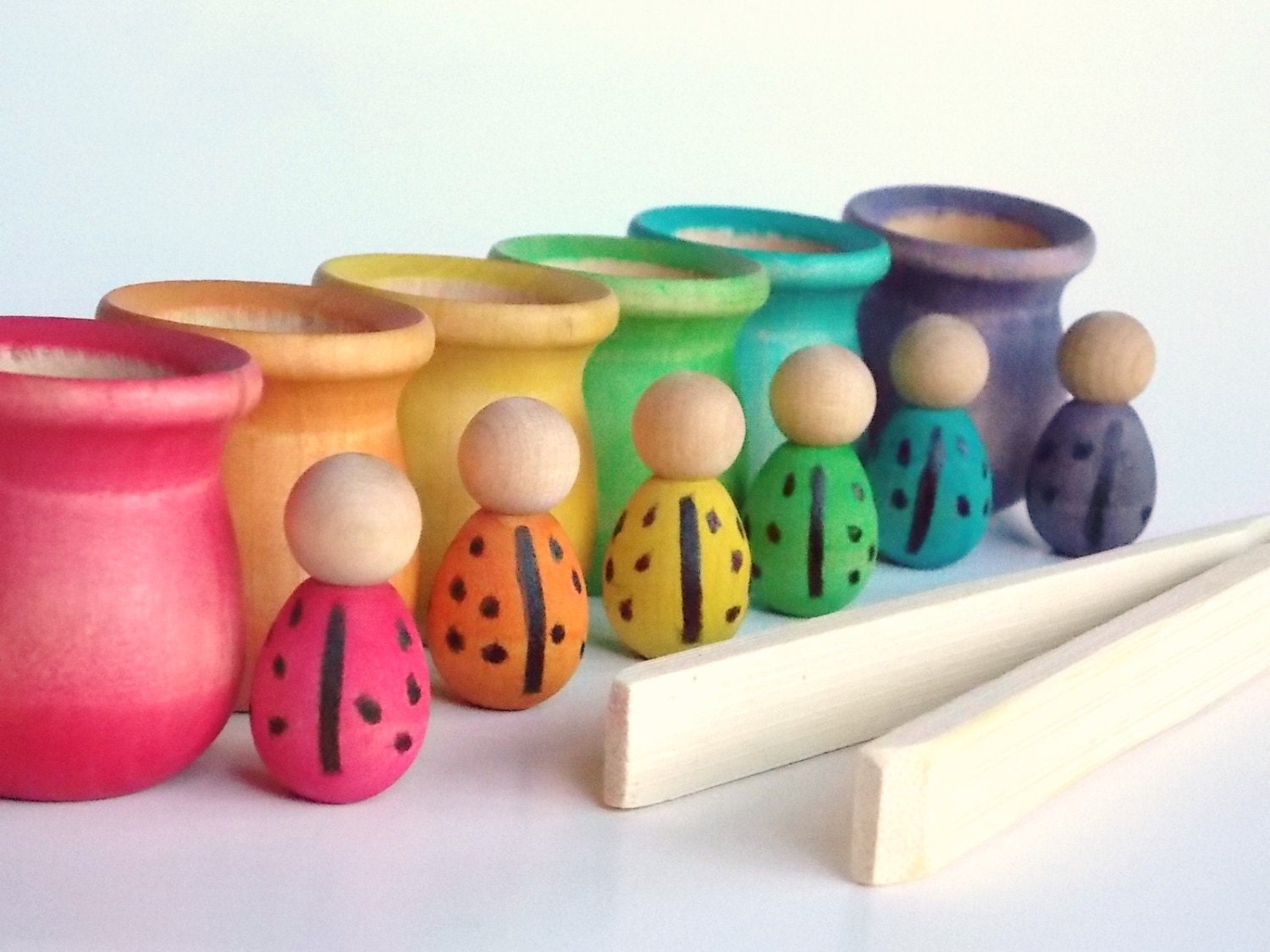 GRASPING BUGS A Montessori- Waldorf- Educational Toy - Transferring Rainbow Match Game