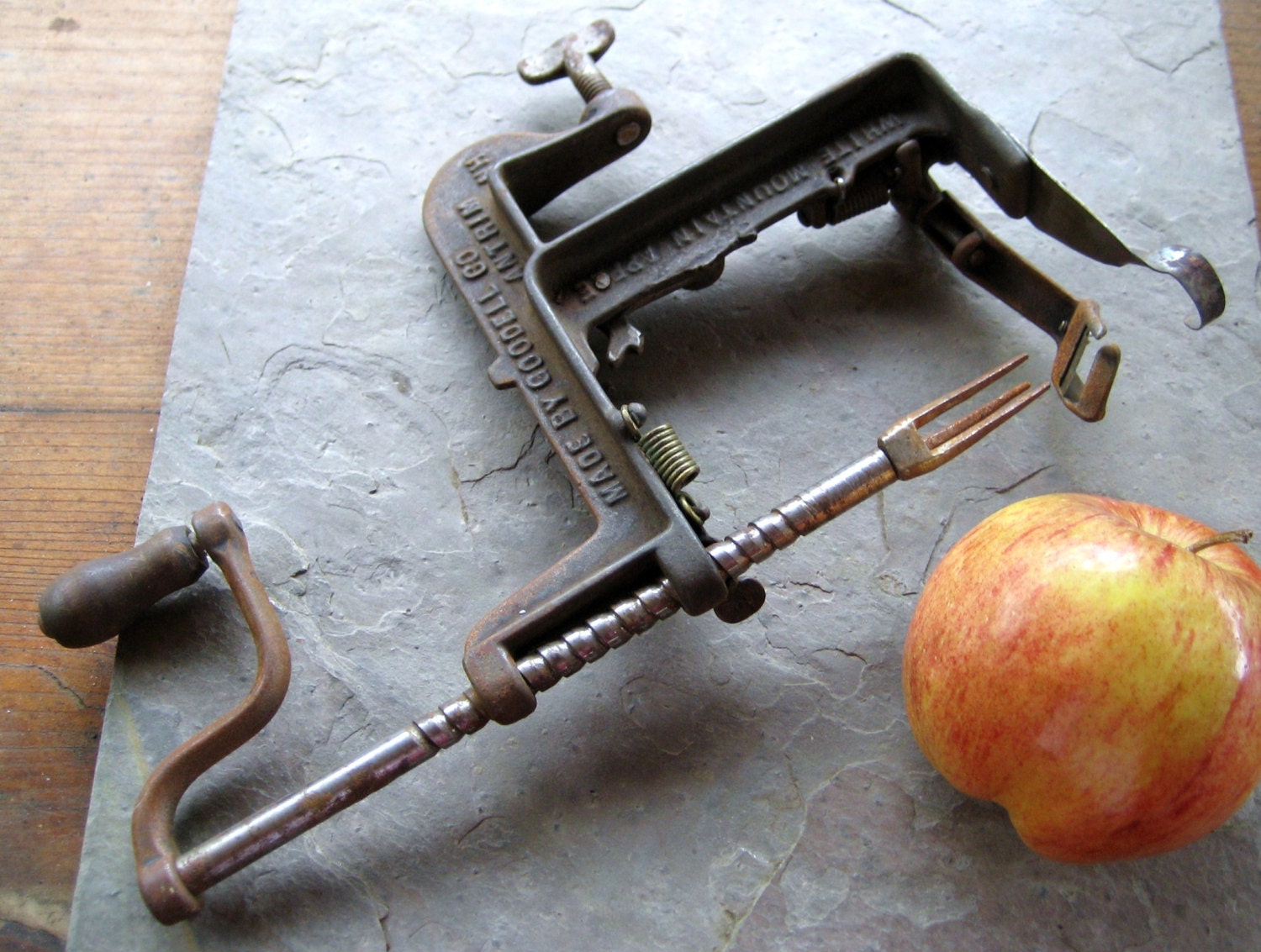 Vintage Apple Parer