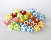 Soccer ball buttons. Football. Shank buttons. 20 pcs.13mm 0.51 inch. Red. Australian seller