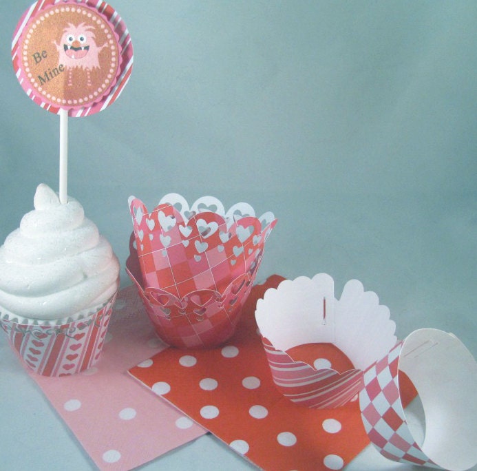 Pink & Red Valentine Cupcake Wrappers in 4 different  Cut Styles