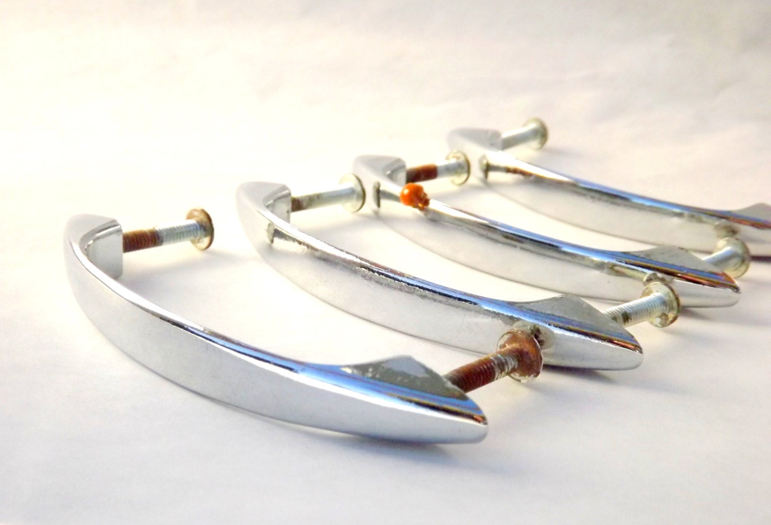4 Vintage 60s Metal Drawer Pulls, Silver Chrome Cabinet Hardware