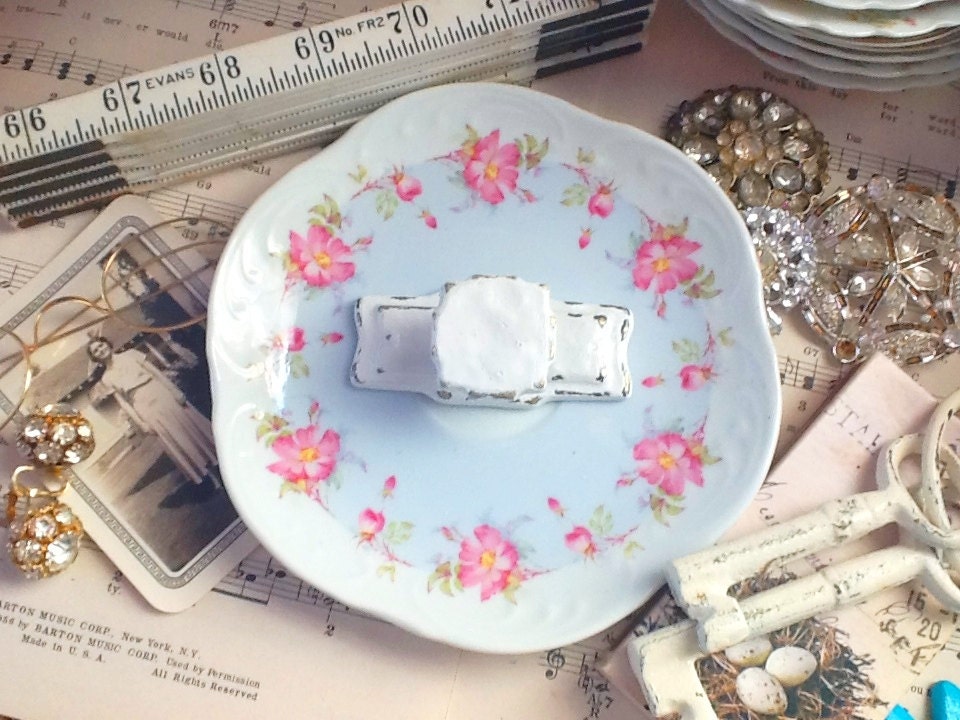Vintage Brass Drawer Pull Handle Hardware- Shabby Chic White Knobs/ Back Plates Distressed Metal-Cottage Style-Kitchen-Flea Market-Drawer