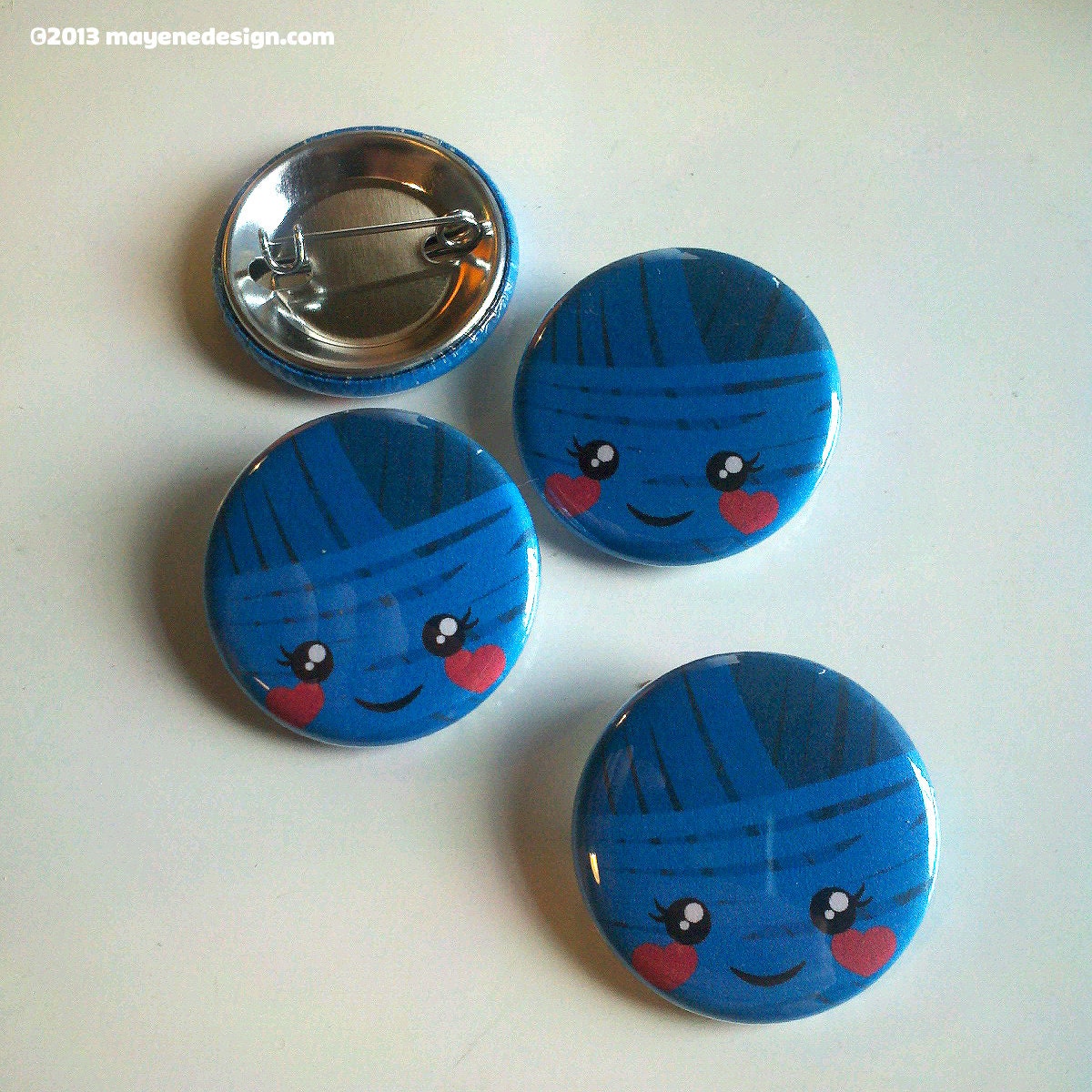 blue yarn small pin