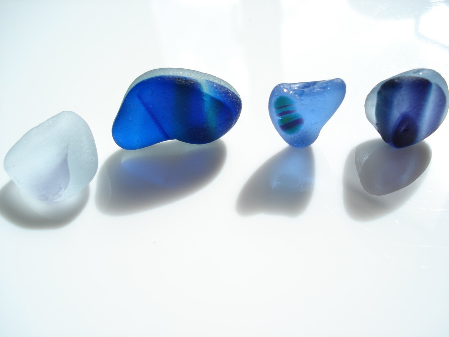 Sea Glass collectable pieces, Multis in shades of Purple - P020 - from Seaham, UK