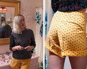 vintage 70's yellow floral print high waisted cotton shorts spring summer women's small medium