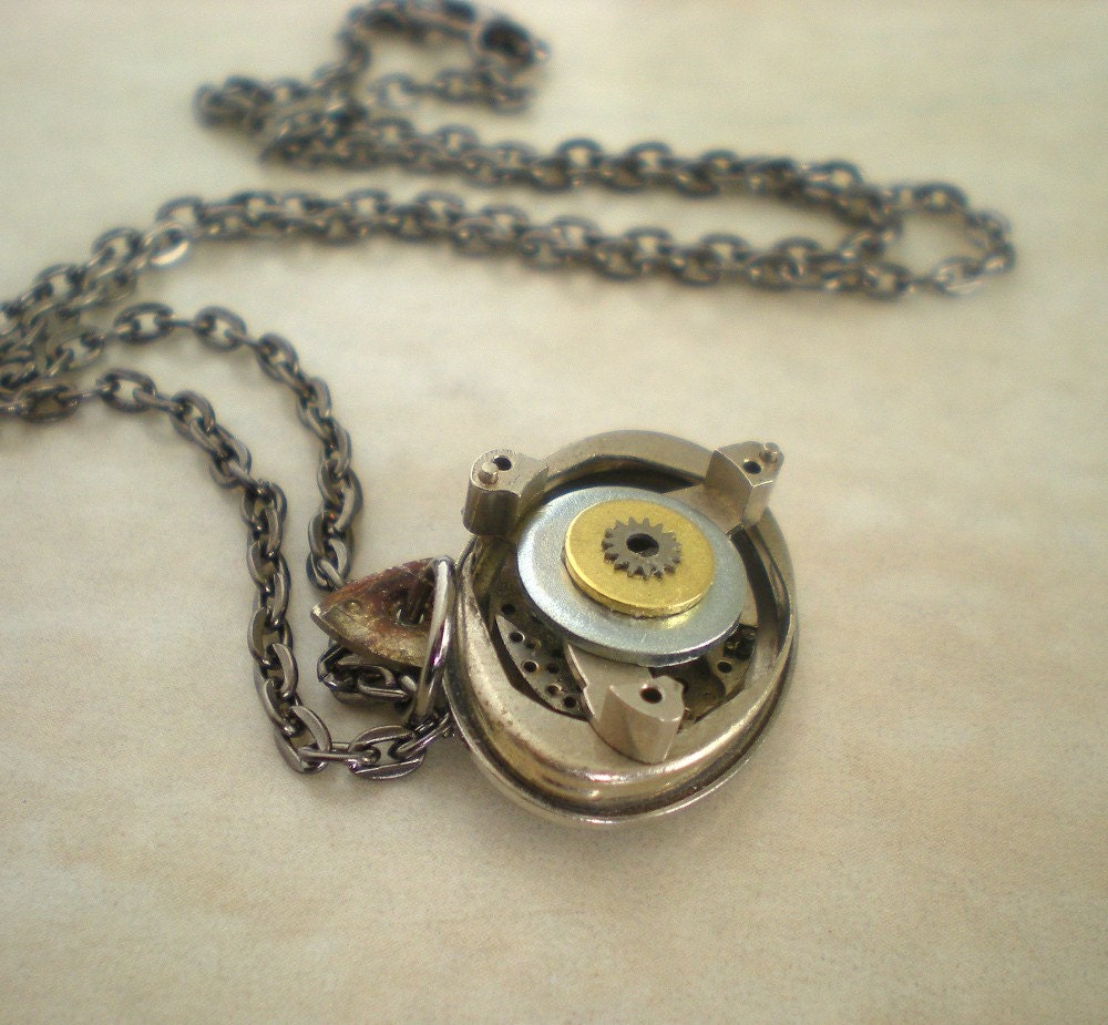 Clockwork Necklace: Cyborg Eye - Robot Eye - Steampunk Jewelry - CyberPunk Jewelry - Robot Jewelry - Men's Necklace - Men's Jewelry