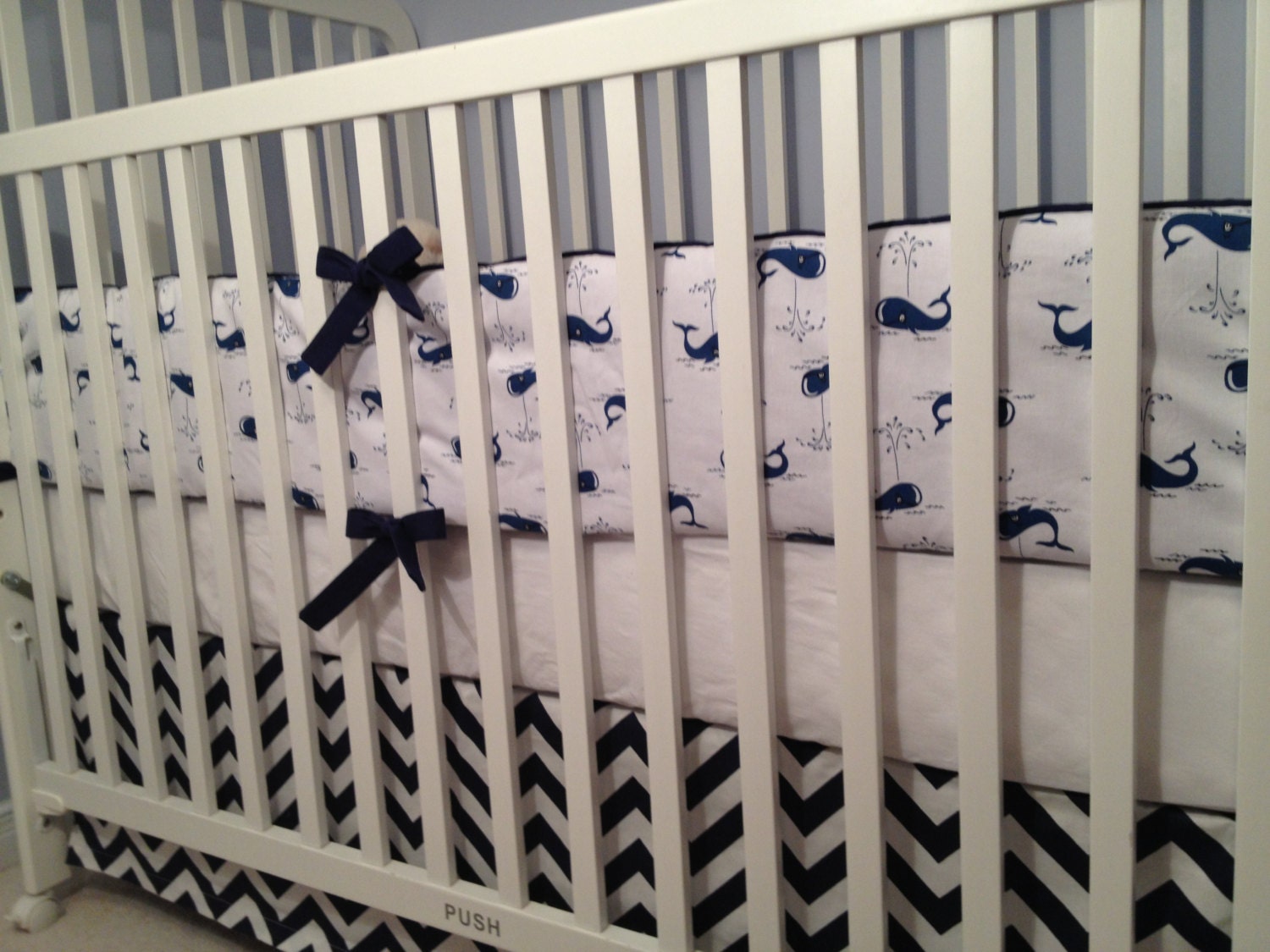 READY TO SHIP, Custom Crib Bedding -Navy Blue and white