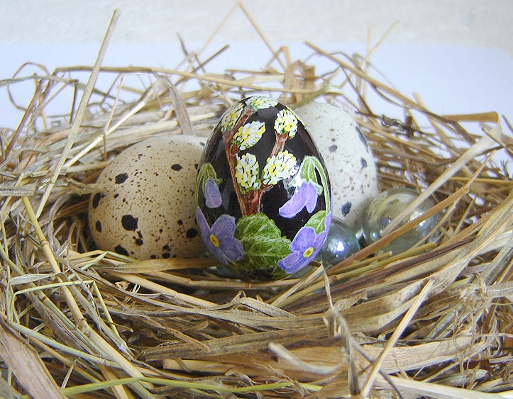 Pussy willow and violets. Quail egg. Easter egg.Pysanka.