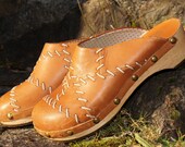 Girls Tan Swedish clogs size 3
