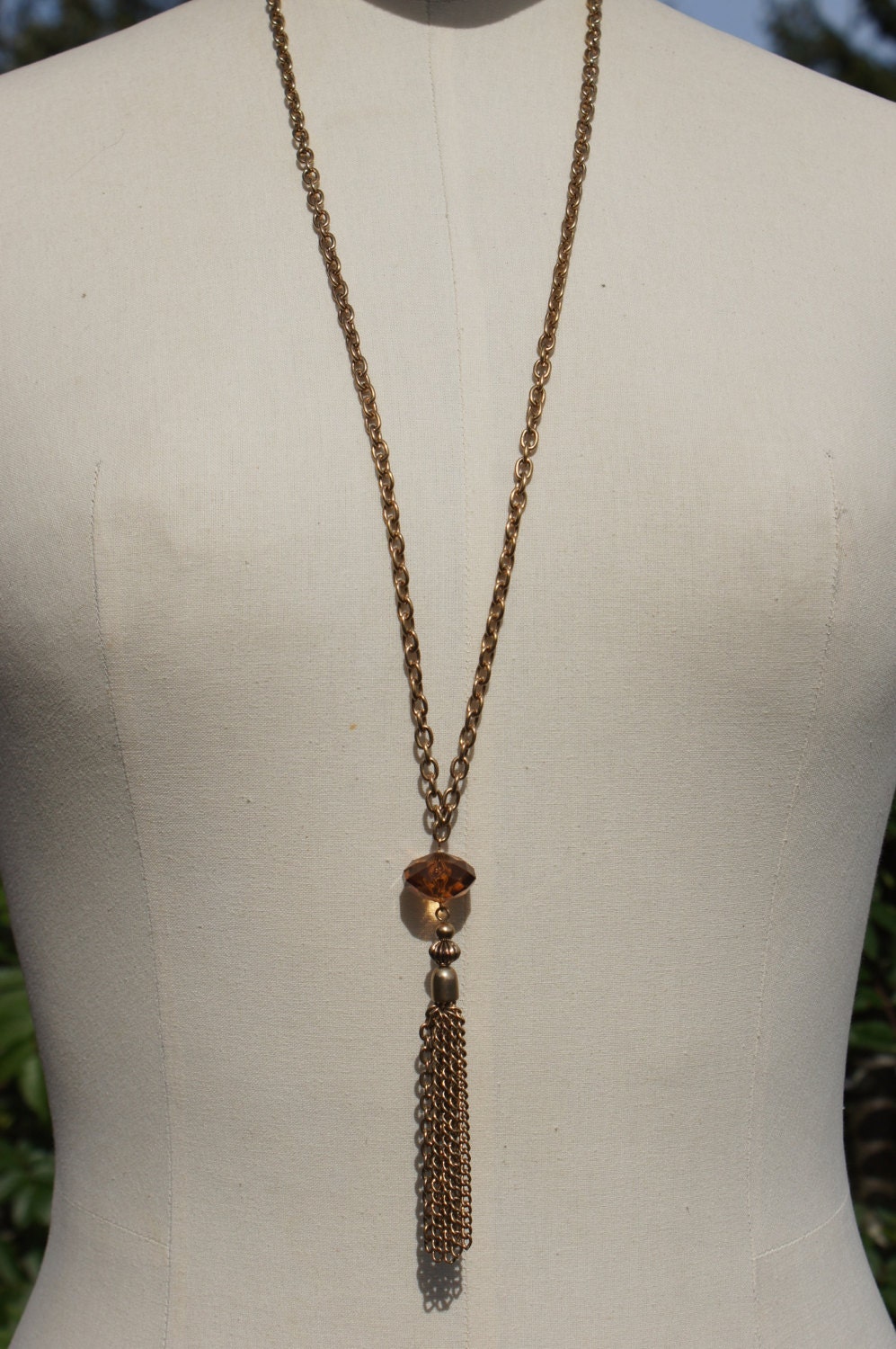 Long tasseled gold chain necklace 1970s