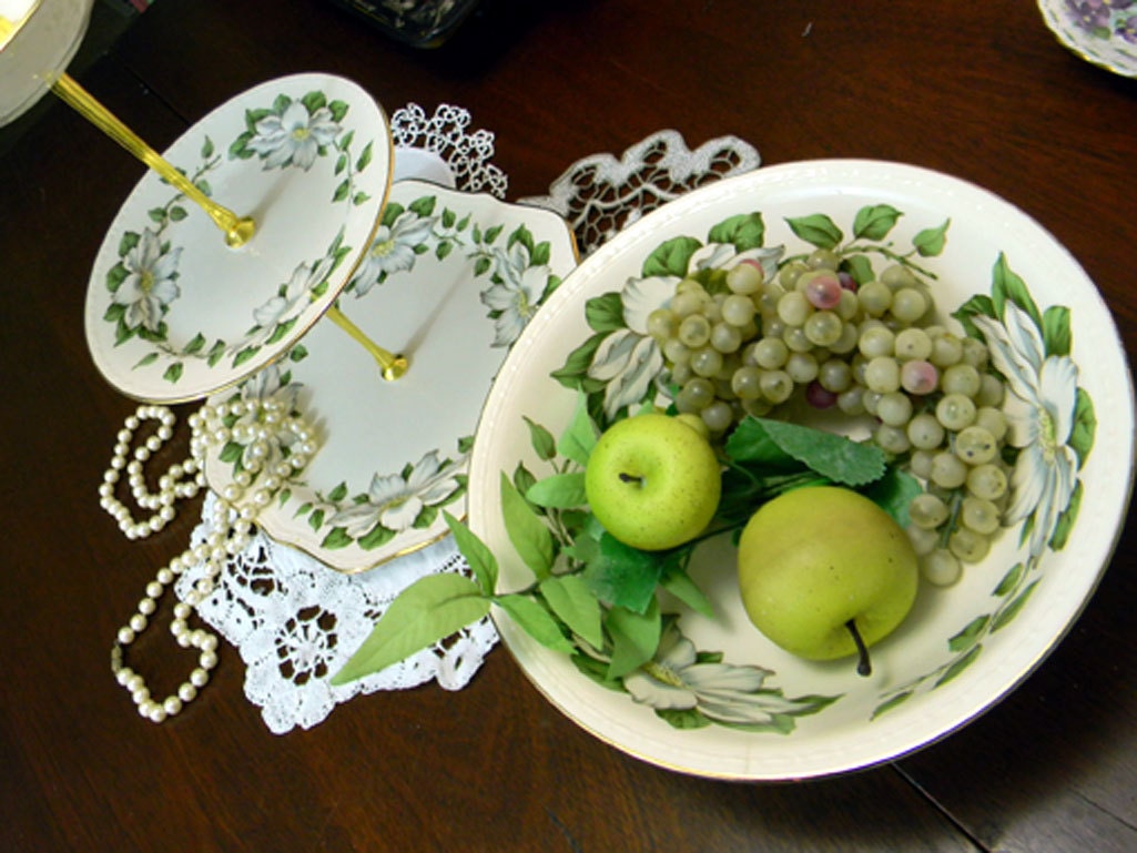 Eggshell Georgian Cake Stand - Homer Laughlin - 3 Tiered Tidbit Tray - Dogwood Rose USA 9802